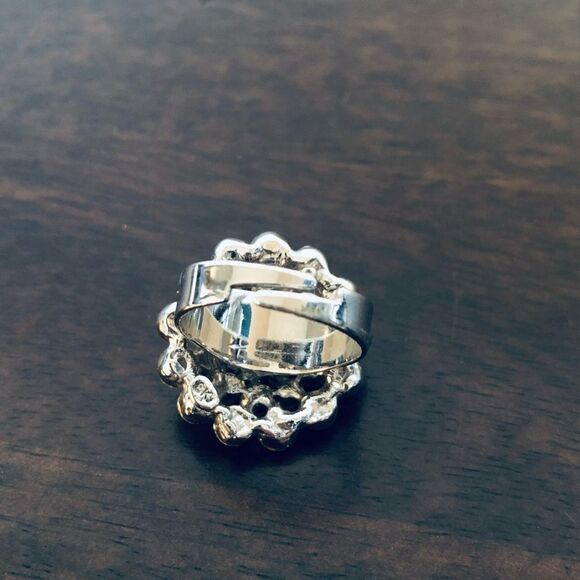 Peridot Rhinestone Crystal Bling Statement Costume Ring - Picture 4 of 4